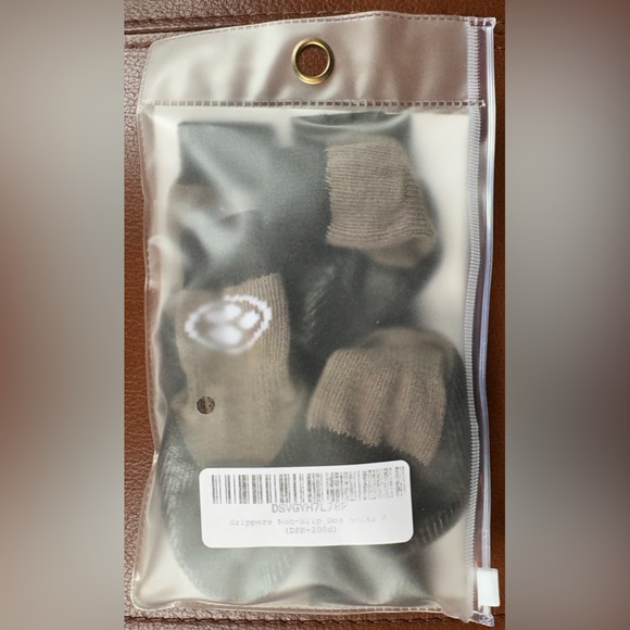 146. NWT Dog Quality Grippers Non-Slip Dog Socks (M) - Picture 2 of 14